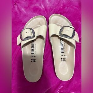 Birkenstock Cream Sandals with Minimalist Design